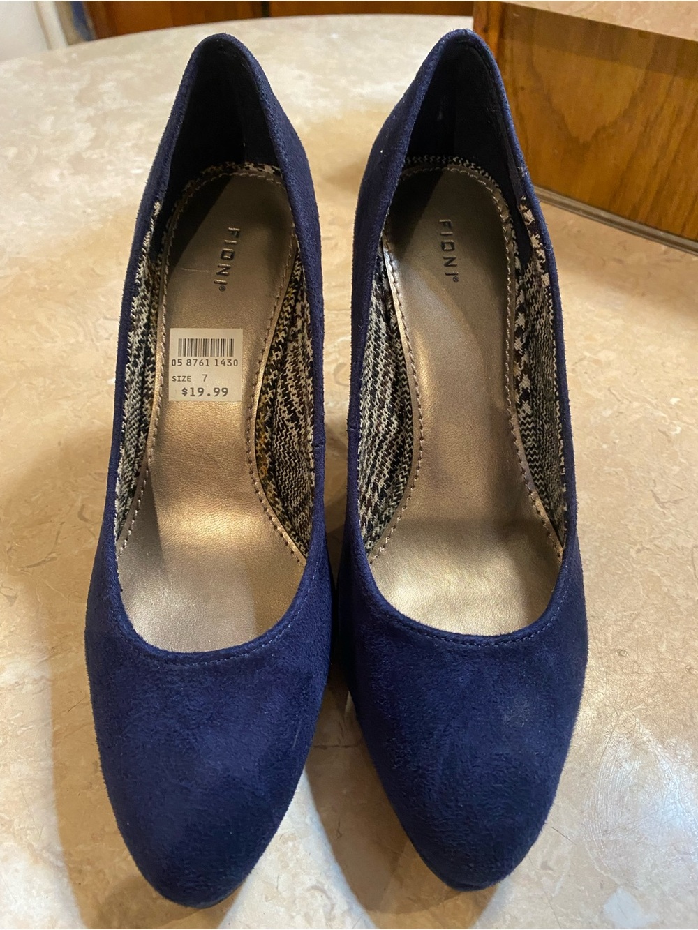 FIONI Clothing Navy Suede Round Toe Heels